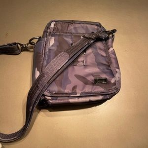 EUC lug can can bag